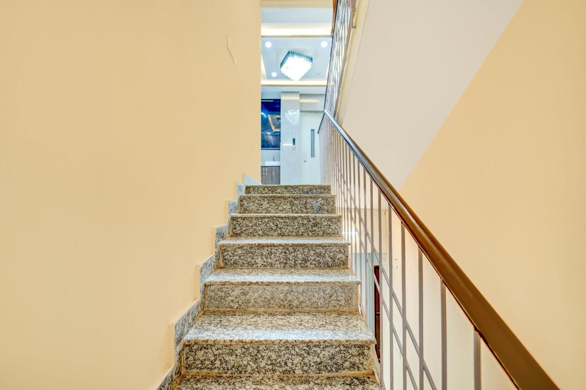 Super Townhouse Anisabad Near Mahavir Sansthan Khagaul Extérieur photo